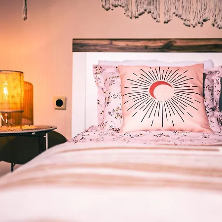 Dream Hill Nest-boho Vintage Hideaway