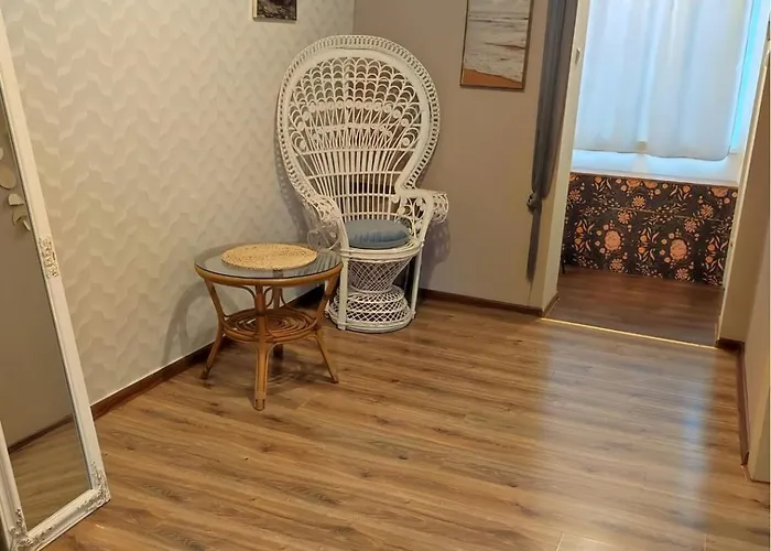 Dream Hill Nest-boho Vintage Hideaway *