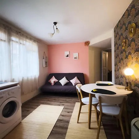 Dream Hill Nest-boho Vintage Hideaway *