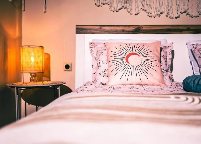 Dream Hill Nest-boho Vintage Hideaway