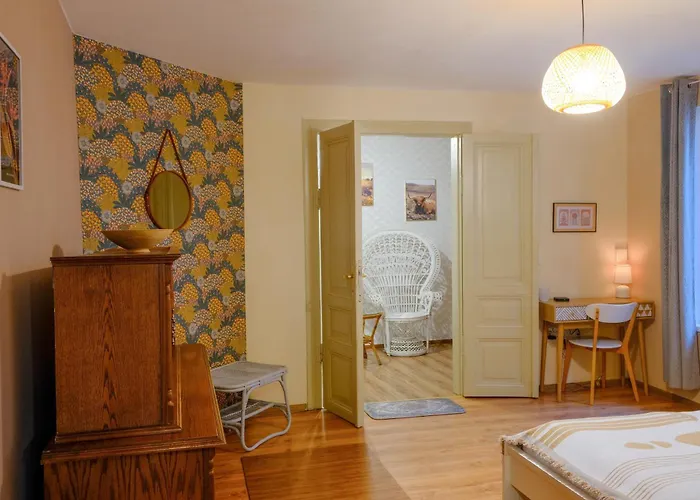 Dream Hill Nest-boho Vintage Hideaway *